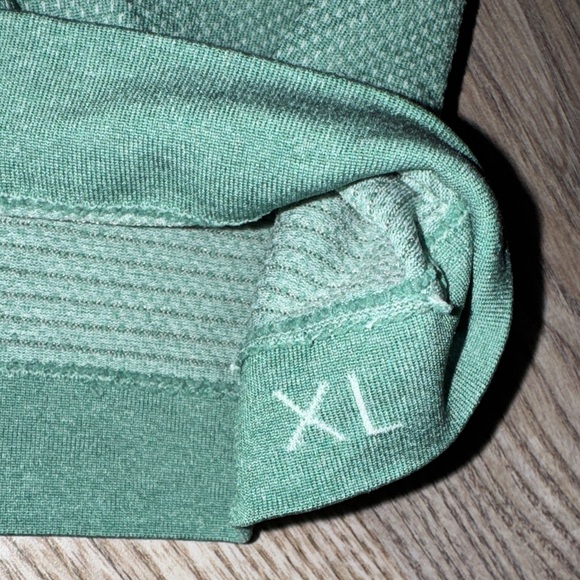 Lululemon Green Men's Shirt - Picture 3 of 5